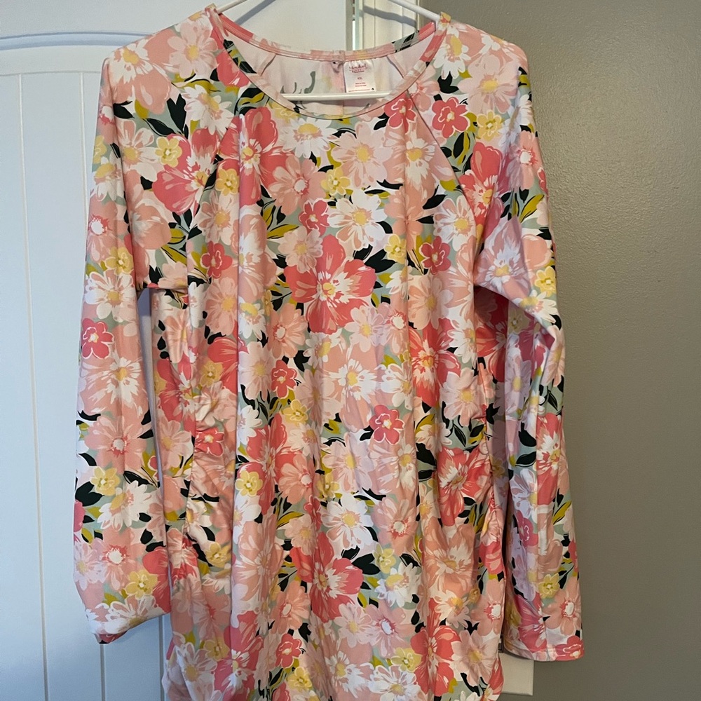 Maternity Rashguard never worn